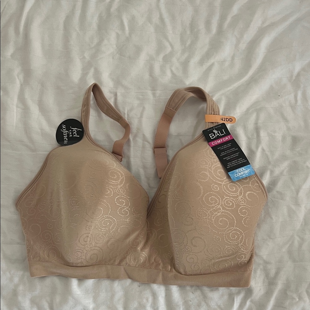 NWT Bali Women's Comfort Bra - Beige Swirl